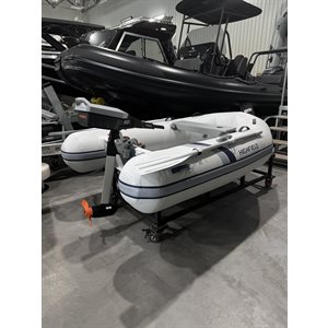 Ensemble pneumatique Highfield RU250KAL et Torqeedo Travel XP S